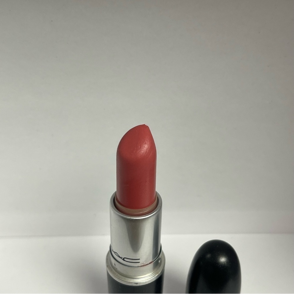 Mac Hoop Pink Lipstick 2014 - Picture 4 of 7
